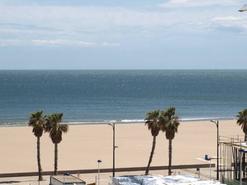 Imagen general del Apartamentos Apartaments Palms y Beach. Foto 13