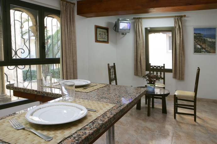 Imagen de los interiores del Apartamentos Apartaments Rosa Clara. Foto 11