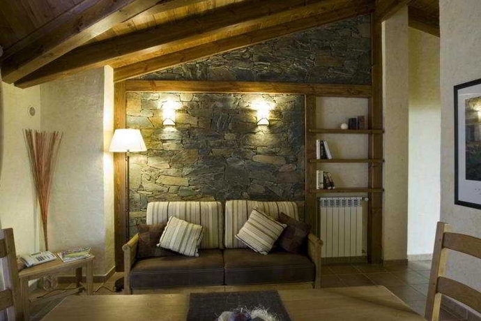 Imagen general del Apartamentos Apartaments Turístics Els Llacs. Foto 13