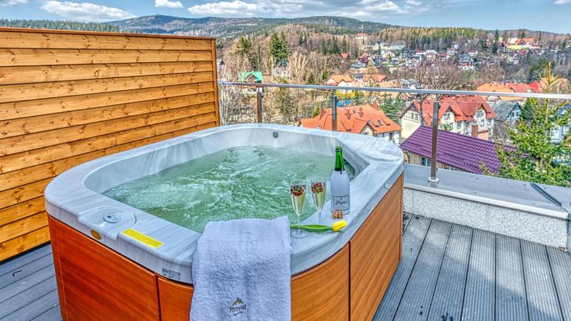 Imagen de los interiores del Apartamentos Apartamenty z basenem ROYAL APARTS VIP Stone Hill Centrum z jacuzzi i saunami - widokowe. Foto 10