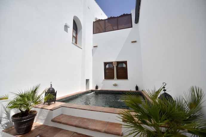 Imagen de la piscina del Apartamentos Apartasuites Alberca. Foto 16