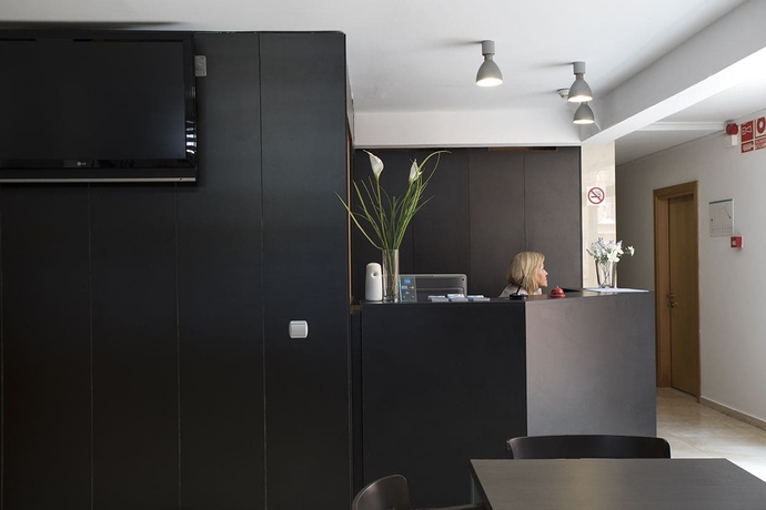 Imagen de los interiores del Apartamentos Aparthotel Bardon. Foto 16