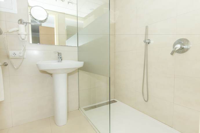 Imagen de la habitación del Apartamentos Aparthotel Flora. Foto 3