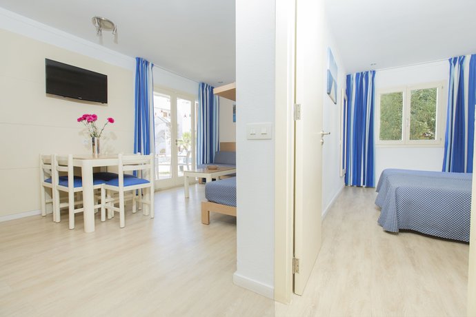 Imagen de la habitación del Apartamentos Aparthotel Flora. Foto 9
