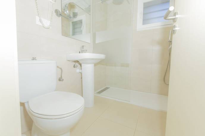 Imagen de la habitación del Apartamentos Aparthotel Flora. Foto 14