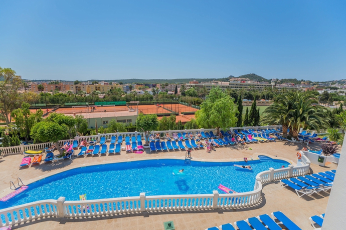 Imagen de la piscina del Apartamentos Aparthotel Holiday Center. Foto 7
