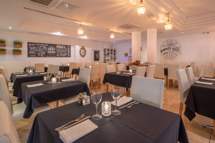 Imagen del bar/restaurante del Apartamentos Aparthotel Ilunion Costa Sal Lanzarote. Foto 5