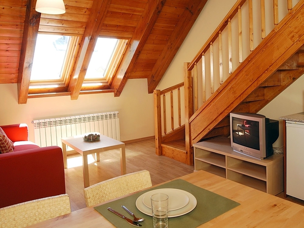 Imagen de los interiores del Apartamentos Aparthotel Nou Vielha. Foto 11