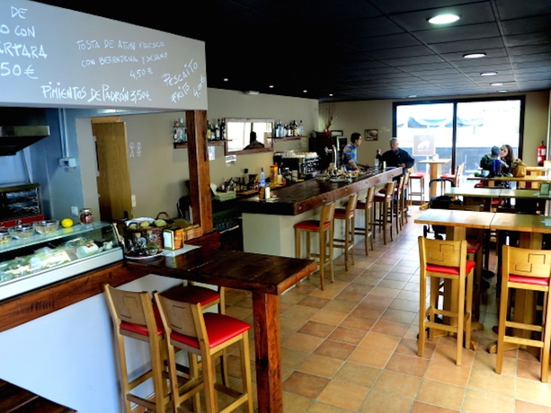 Imagen del bar/restaurante del Apartamentos Aparthotel Nou Vielha. Foto 5