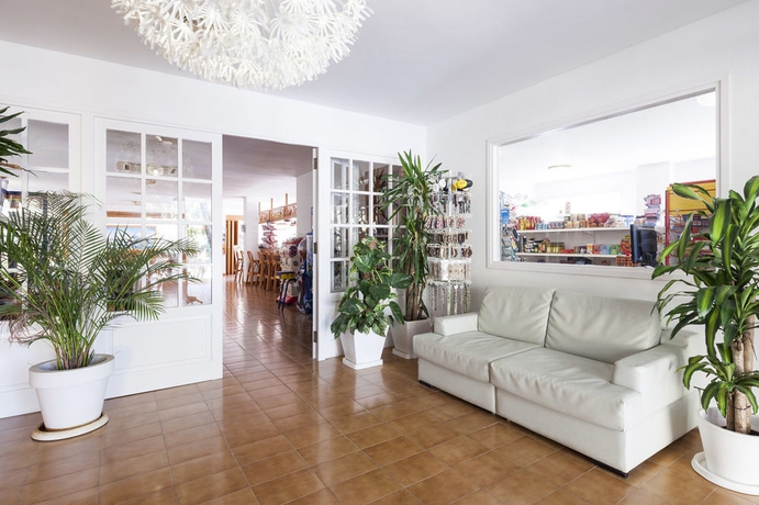 Imagen de los interiores del Apartamentos Aparthotel Puerto Cala Vadella. Foto 10