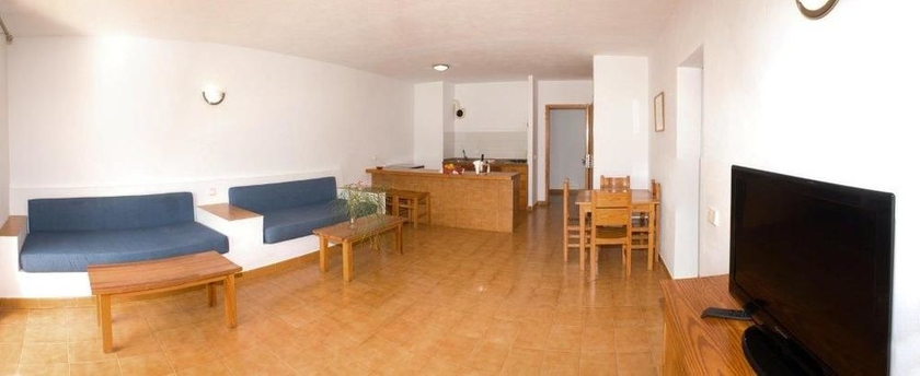 Imagen de los interiores del Apartamentos Aparthotel Puerto Cala Vadella. Foto 11