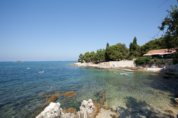 Imagen de los exteriores del Apartamentos Apartments Bellevue Plava Laguna. Foto 10