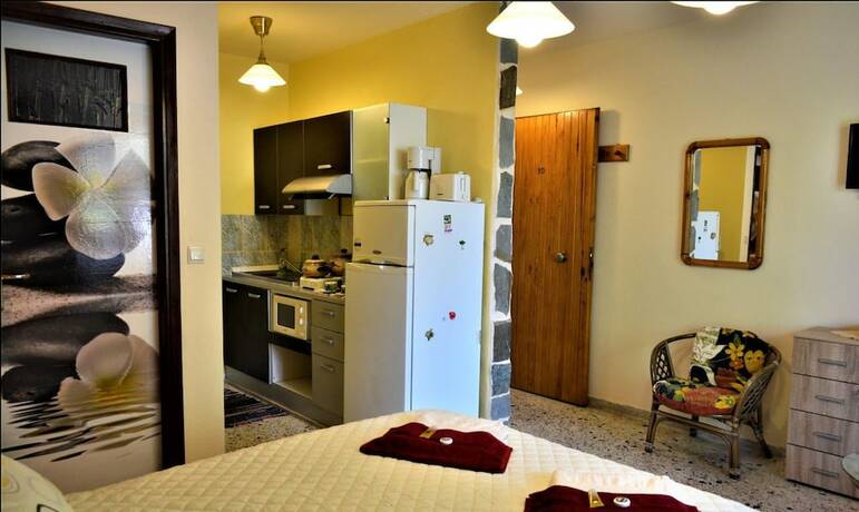 Imagen general del Apartamentos Apartments Zoumperi. Foto 6