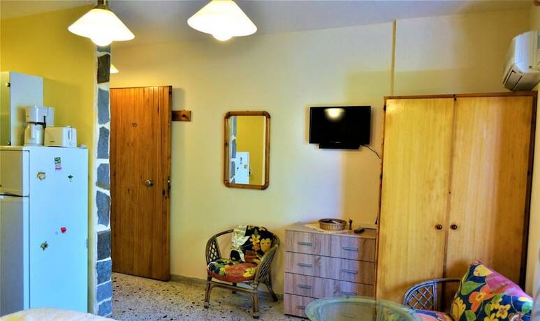 Imagen general del Apartamentos Apartments Zoumperi. Foto 11
