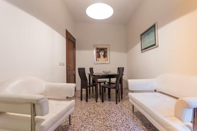 Imagen de los interiores del Apartamentos Apartmentsclub. Foto 11