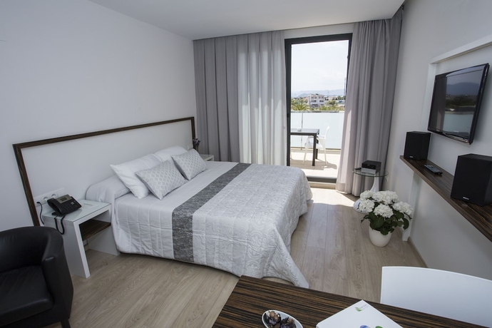 Imagen de la habitación del Apartamentos Apartotel Playa Oliva. Foto 7