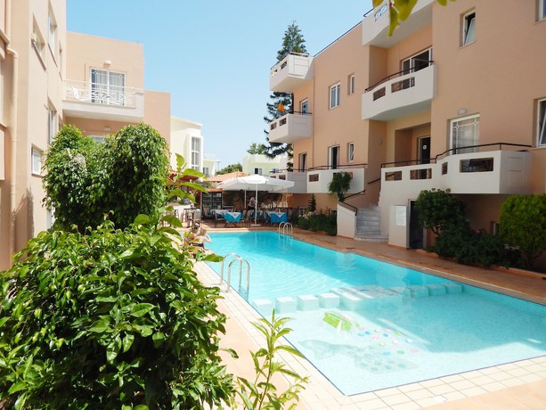 Imagen de la piscina del Apartamentos Apollon Studios and Apartments. Foto 19