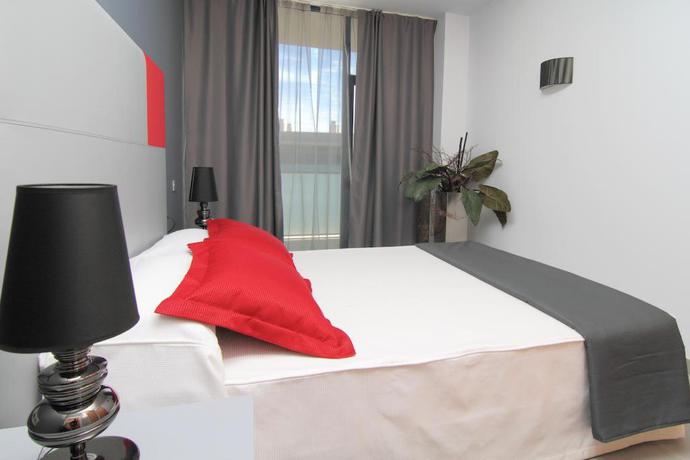 Imagen de la habitación del Apartamentos Apolo Suites Rentalmar. Foto 2