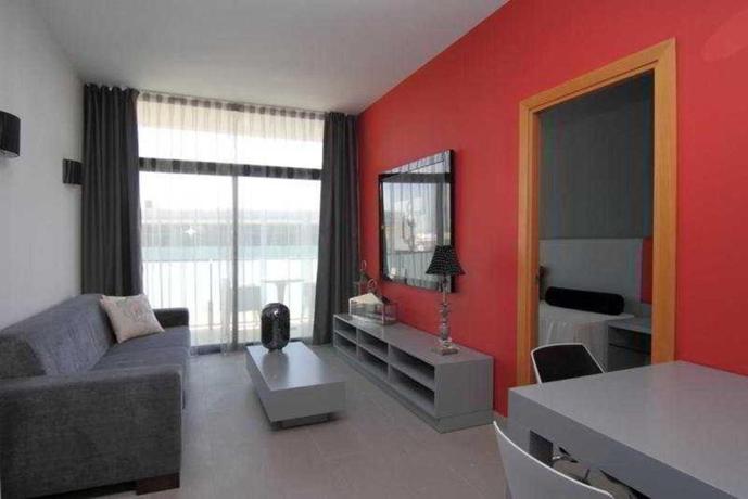 Imagen de la habitación del Apartamentos Apolo Suites Rentalmar. Foto 4