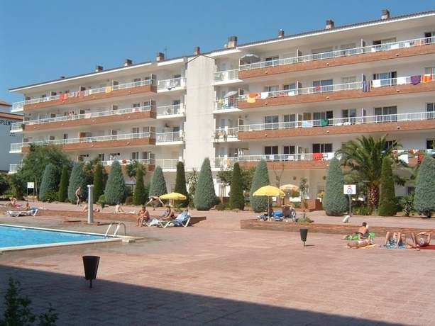 Imagen de la piscina del Apartamentos Ar Lotus. Foto 11