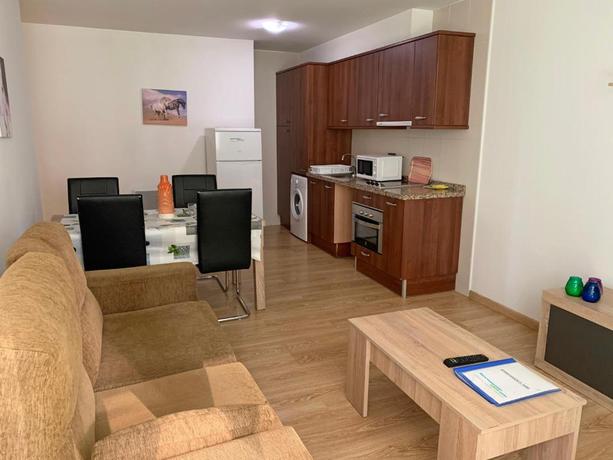 Imagen de la habitación del Apartamentos Araco 3000. Foto 8