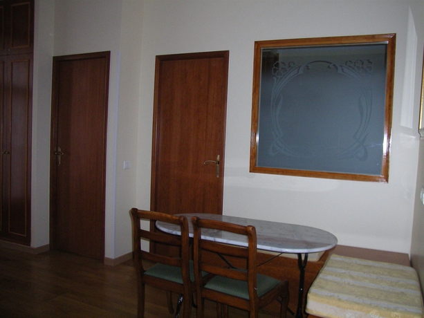 Imagen de la habitación del Apartamentos Arc de Triomphe, Palacio de Congresos. Foto 3