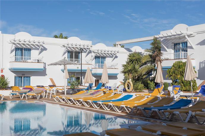 Imagen de la piscina del Apartamentos Arena Beach, Corralejo. Foto 23