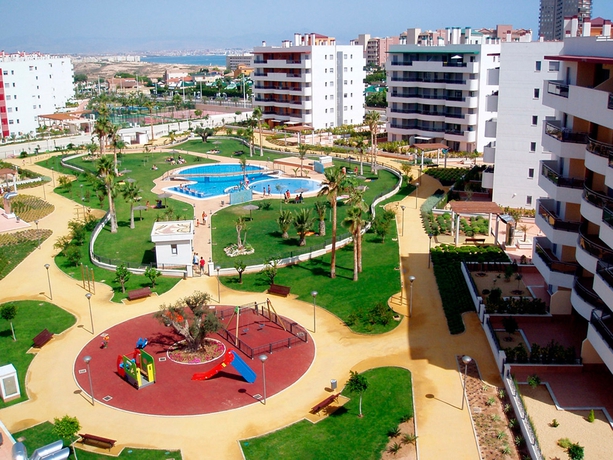 Imagen de los exteriores del Apartamentos Arenales Playa. Foto 8