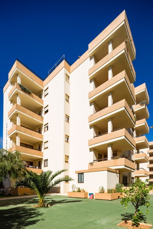 Imagen de los exteriores del Apartamentos Arlanza - Adults Only. Foto 15