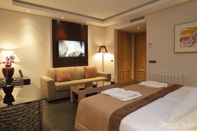 Imagen de la habitación del Apartamentos ArtPlatinum SUITES and. Foto 8