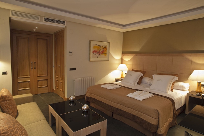 Imagen de la habitación del Apartamentos ArtPlatinum SUITES and. Foto 9