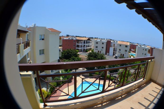 Imagen de la piscina del Apartamentos Artemis Cynthia Complex. Foto 14