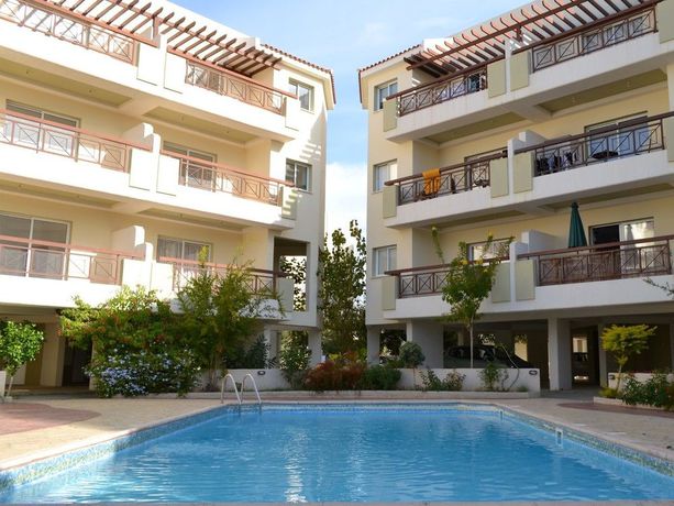 Imagen de la piscina del Apartamentos Artemis Cynthia Complex. Foto 15