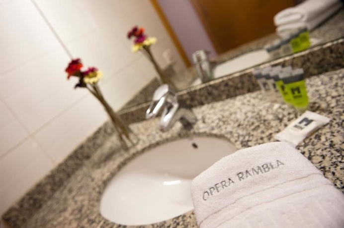 Imagen de la habitación del Apartamentos Aspasios Plaza Real Apartments. Foto 7