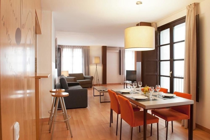 Imagen de la habitación del Apartamentos Aspasios Plaza Real Apartments. Foto 9