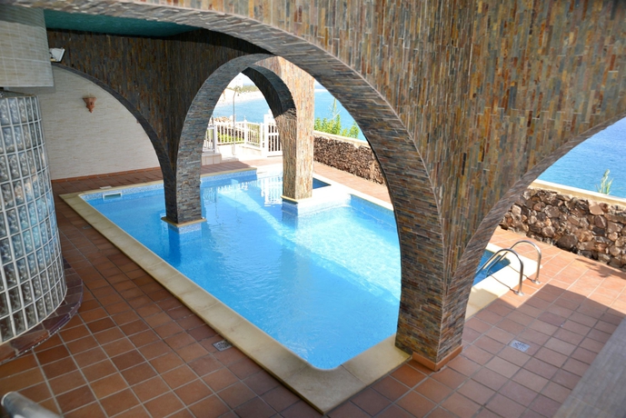 Imagen de la piscina del Apartamentos Atalaya De Jandía By Livvo. Foto 16