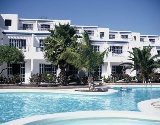 Imagen de la piscina del Apartamentos Atalaya, Puerto del Carmen. Foto 4