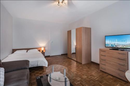 Imagen de la habitación del Apartamentos Ath&eacute;n&eacute;e 36 R&eacute;sidence by Homenhancement. Foto 14