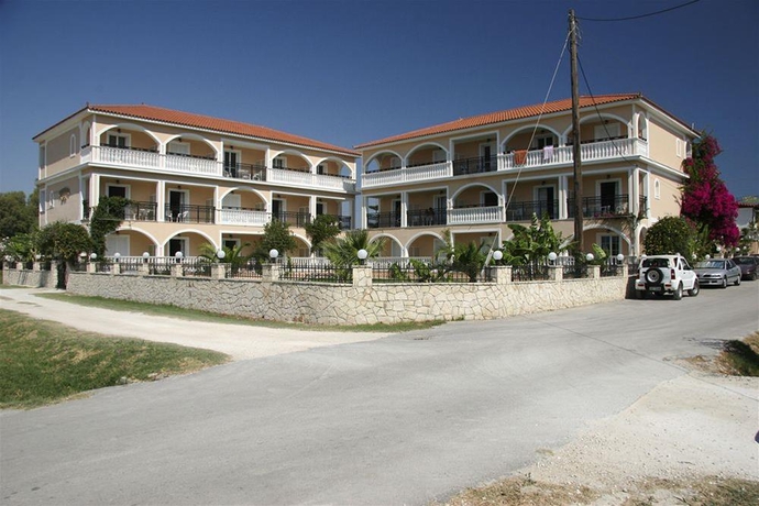 Imagen general del Apartamentos Athina Apts. Foto 16