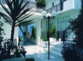 Imagen general del Apartamentos Athina Beach Studios. Foto 1