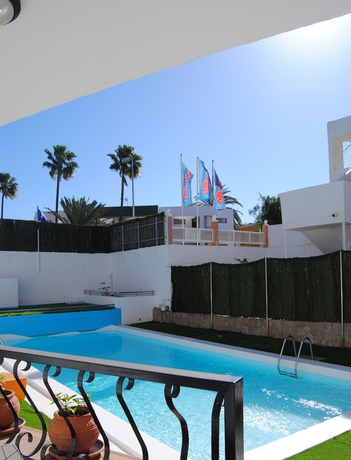 Imagen de la piscina del Apartamentos Atlantic Sun Beach - Gay Men Only. Foto 13