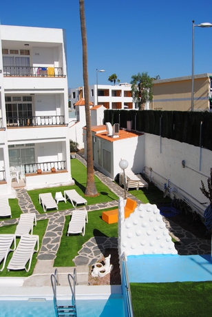 Imagen de los exteriores del Apartamentos Atlantic Sun Beach - Gay Men Only. Foto 4