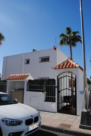 Imagen de los exteriores del Apartamentos Atlantic Sun Beach - Gay Men Only. Foto 5