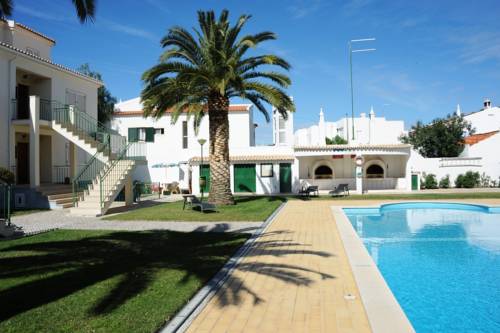 Imagen de la piscina del Apartamentos Atlantico Sul, Quarteira. Foto 12