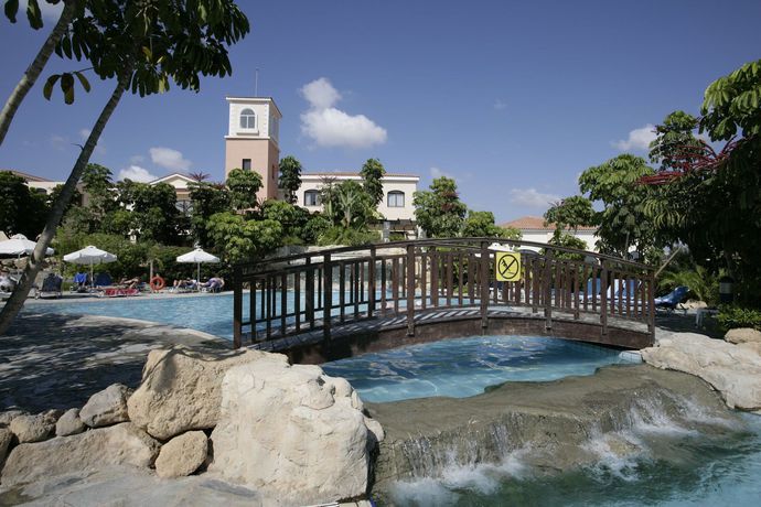 Imagen de la piscina del Apartamentos Avanti Holiday Village. Foto 10