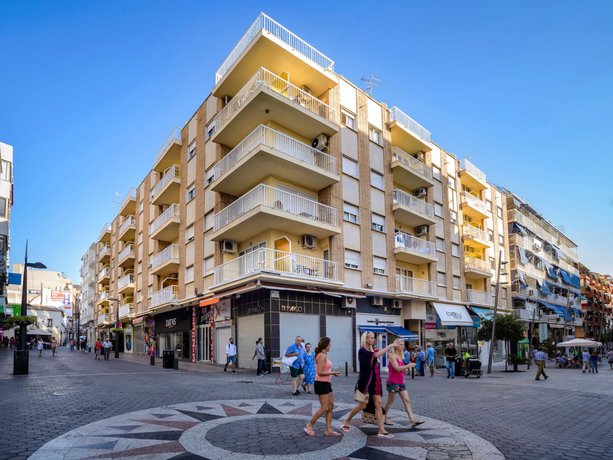 Imagen general del Apartamentos Avenida, Benidorm - Playa Levante. Foto 1