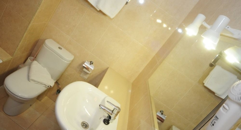 Imagen de la habitación del Apartamentos Avenida - Mc Ibiza. Foto 3