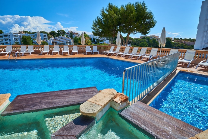 Imagen de la piscina del Apartamentos Azul Playa. Foto 18