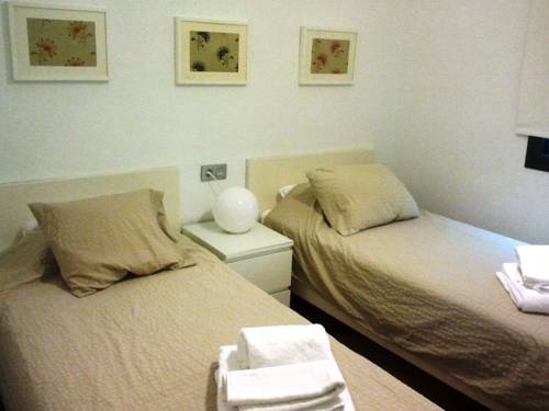 Imagen general del Apartamentos Azz Torre De La Plata. Foto 8