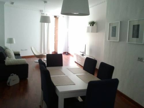 Imagen general del Apartamentos Azz Torre De La Plata. Foto 11